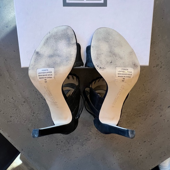 Ivanka Trump Suede heels. Black suede. - Picture 5 of 8